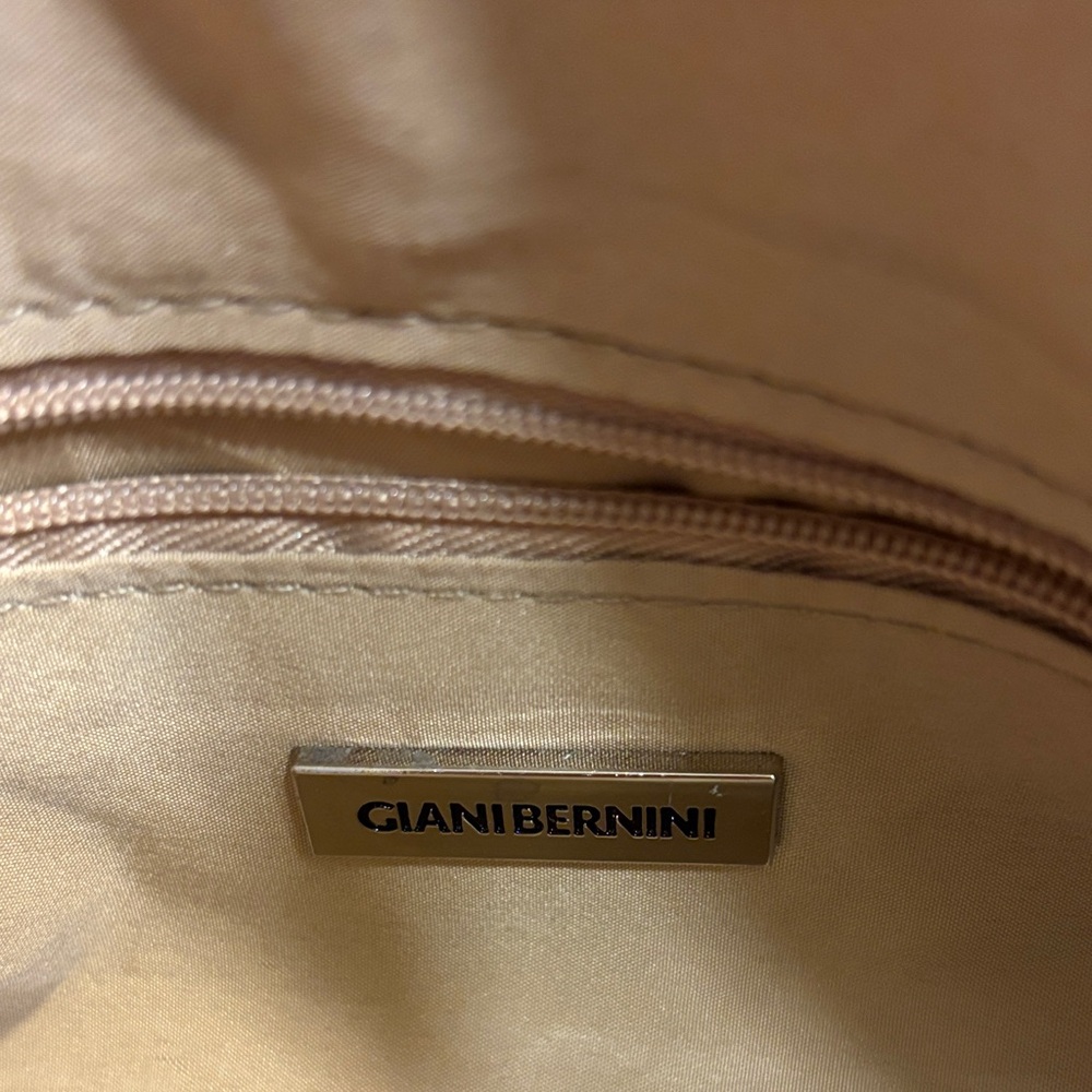 Giani Bernini Beige Leather Crossbody Bag - Picture 2 of 11